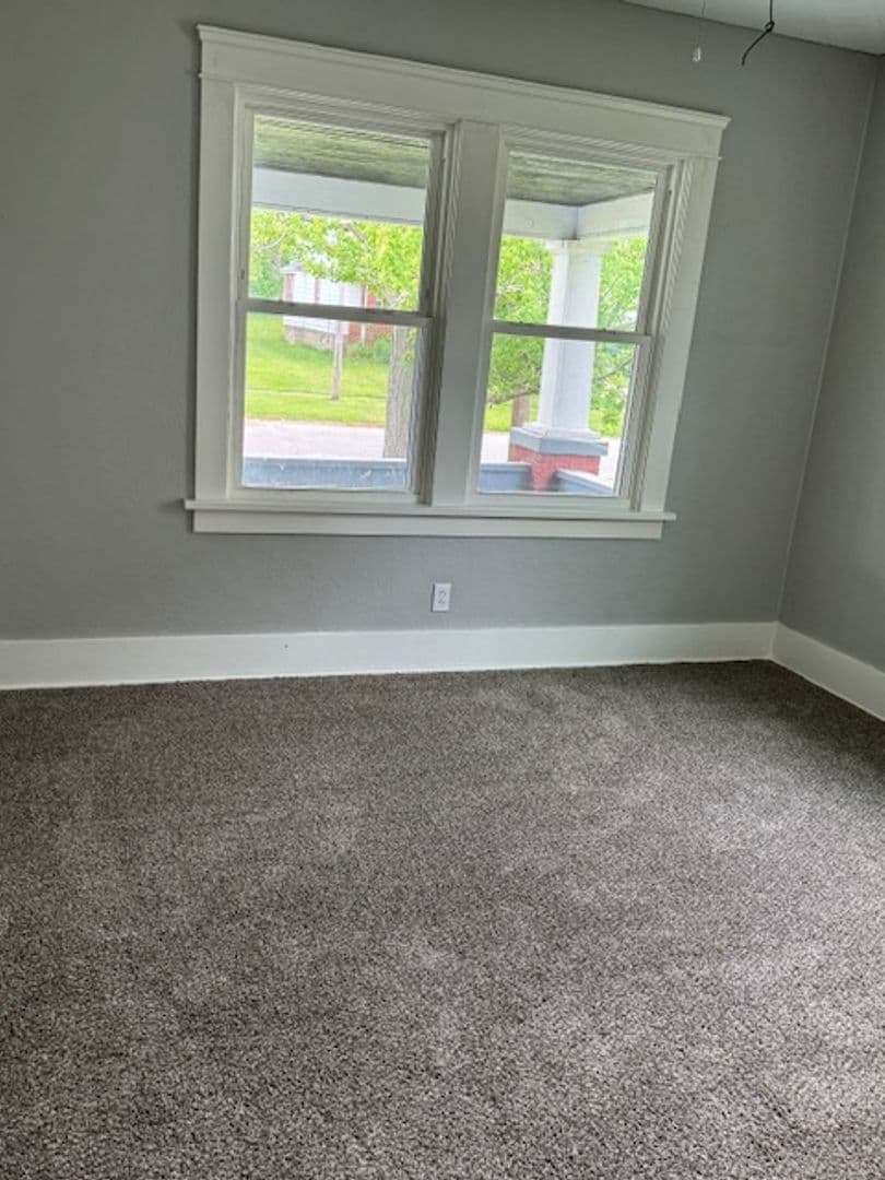 Lorain House: 922 W 19th