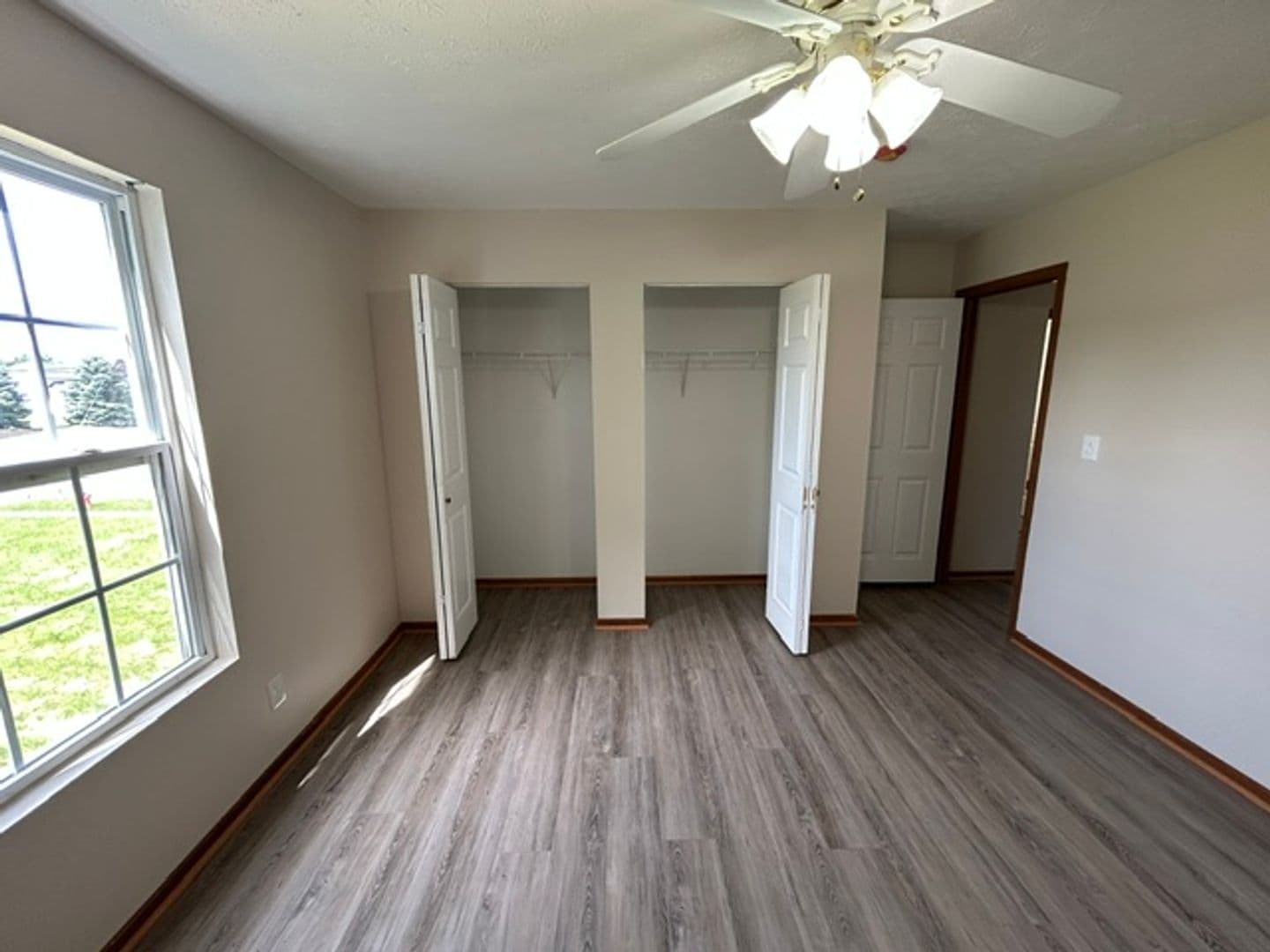 Lorain Apartment: 3115-3117 Surf Ave
