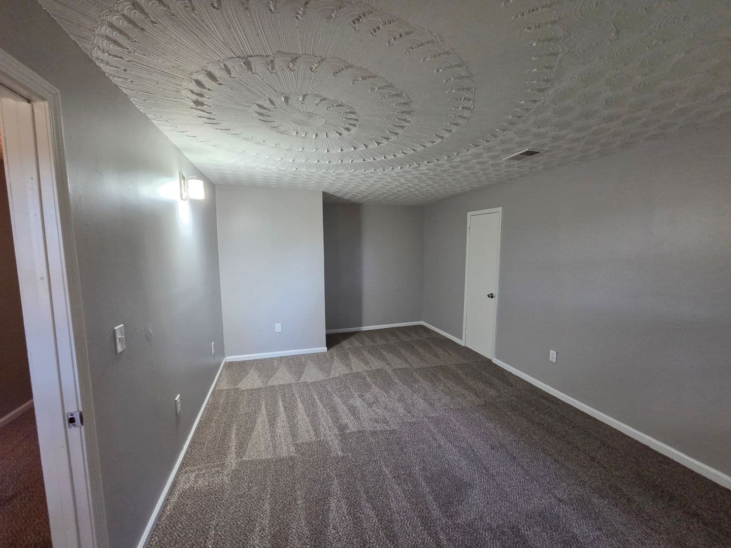 Elyria Apartment: 41547 - 41549 Elmwood St