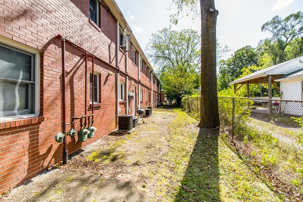 Elyria Apartment: 780 Oberlin-Elyria Rd
