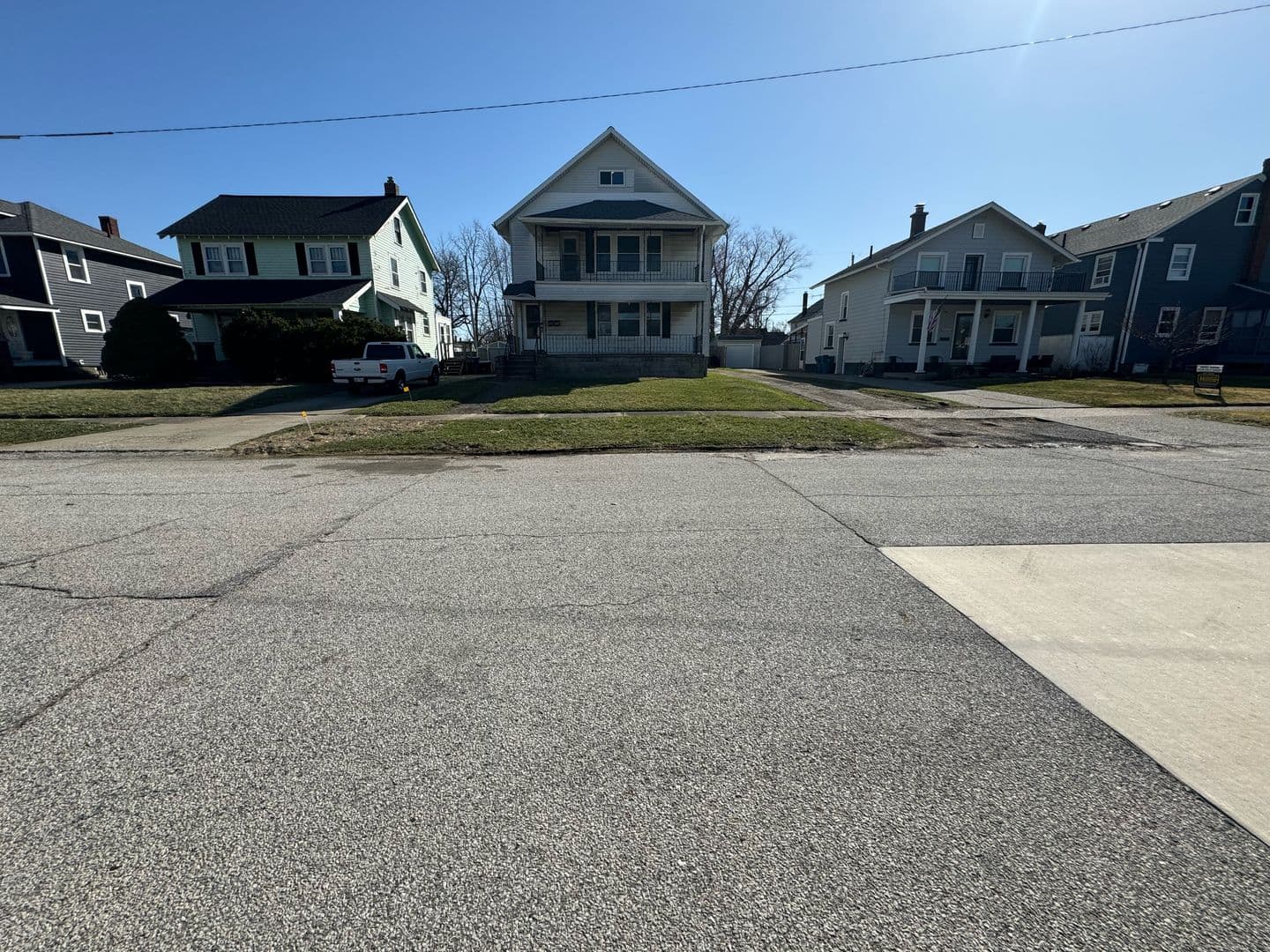 Lorain Apartment: 839 - 841 Allison Ave