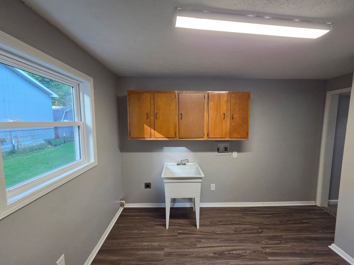 Elyria Apartment: 41547 - 41549 Elmwood St