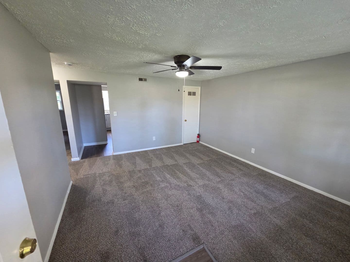 Elyria Apartment: 41547 - 41549 Elmwood St