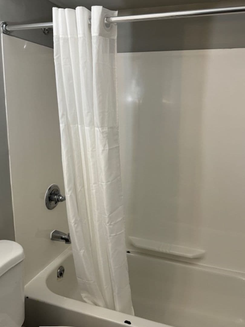 Lorain House: 922 W 19th