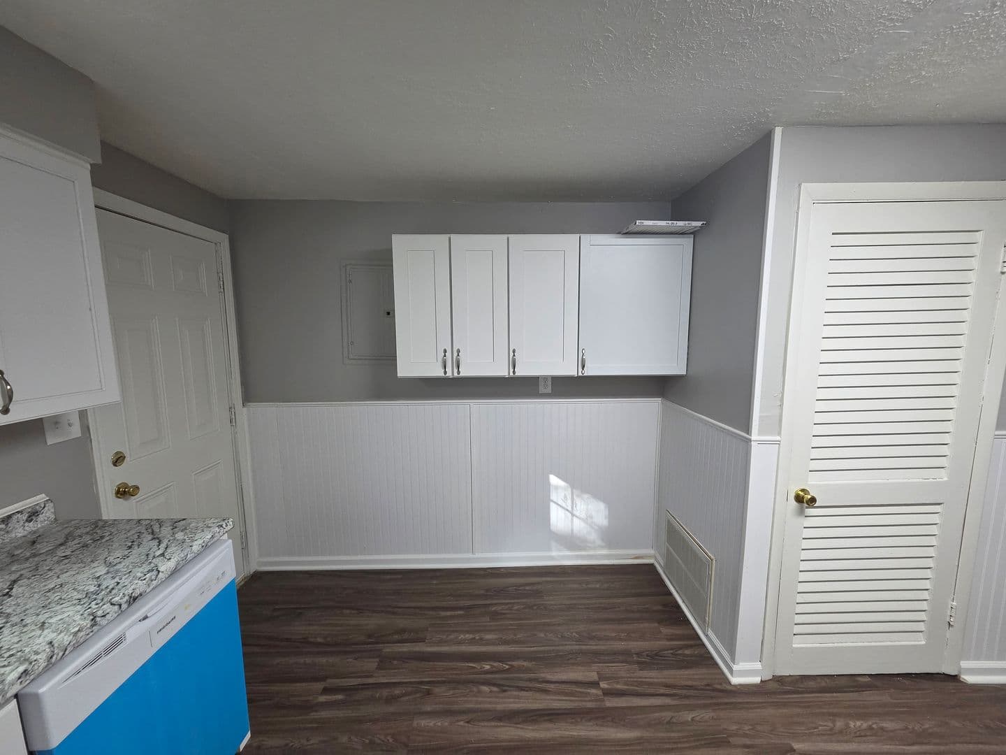 Elyria Apartment: 41547 - 41549 Elmwood St
