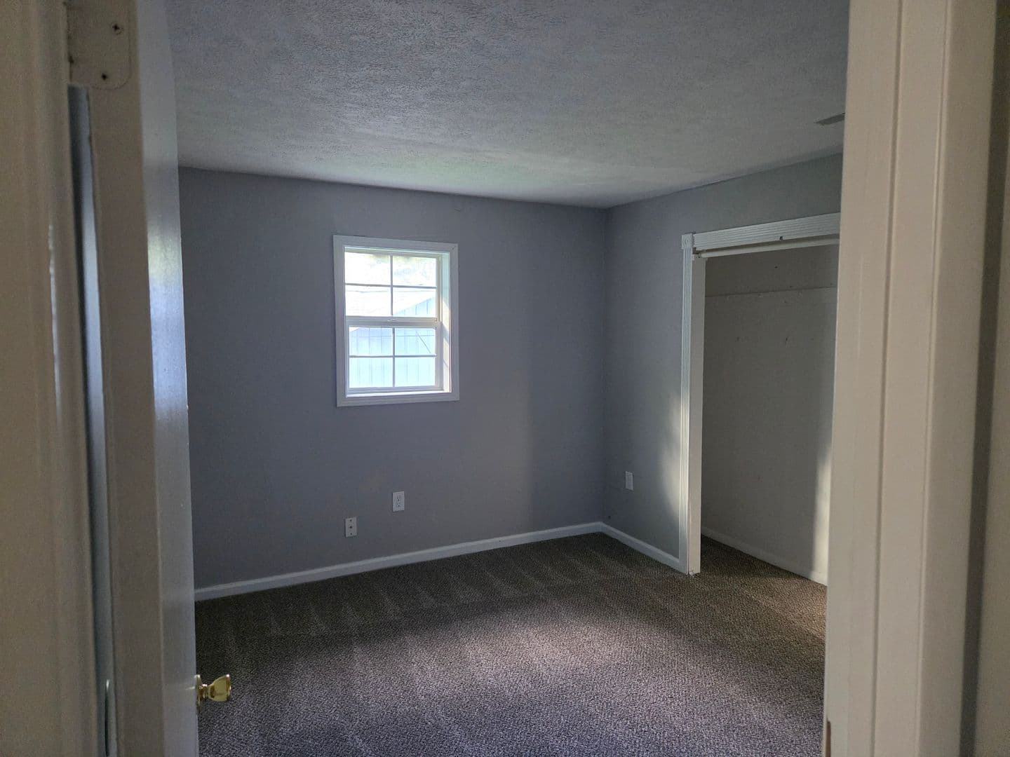 Elyria Apartment: 41547 - 41549 Elmwood St