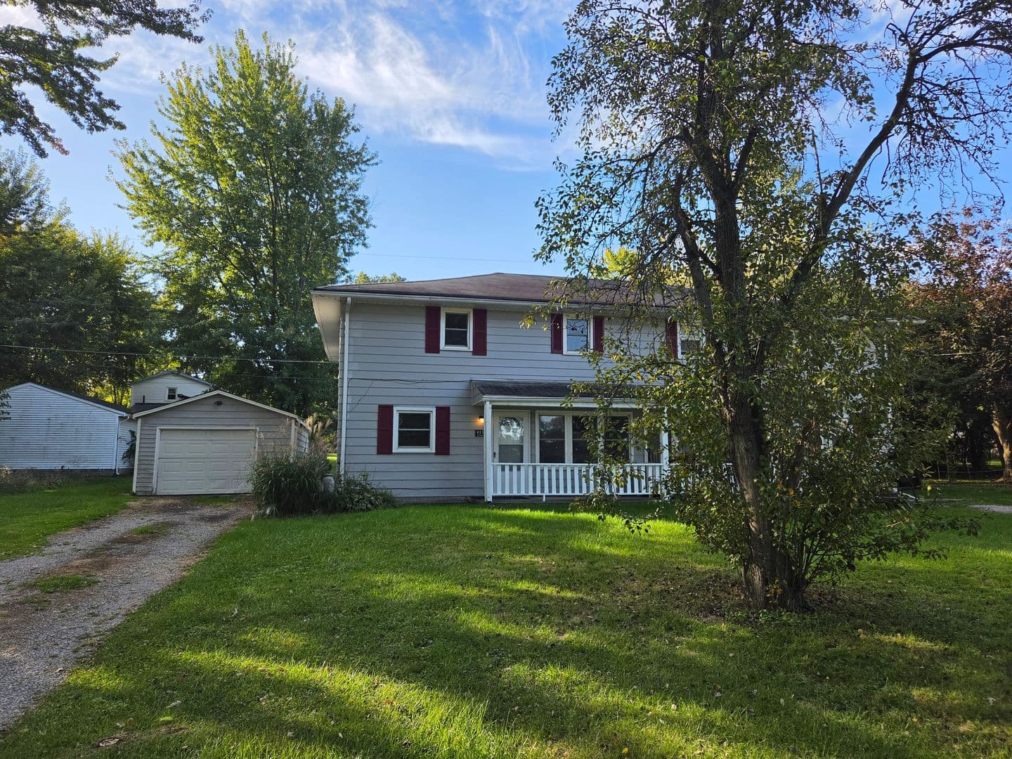 Elyria Apartment: 41547 - 41549 Elmwood St