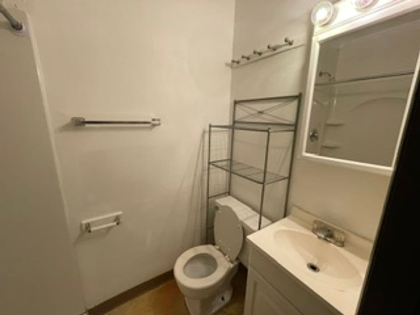 Lorain Apartment: 4461 Oberlin Avenue - Concord Station