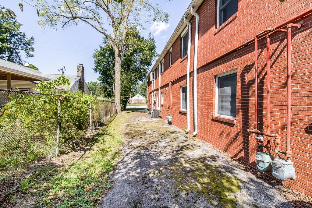 Elyria Apartment: 780 Oberlin-Elyria Rd