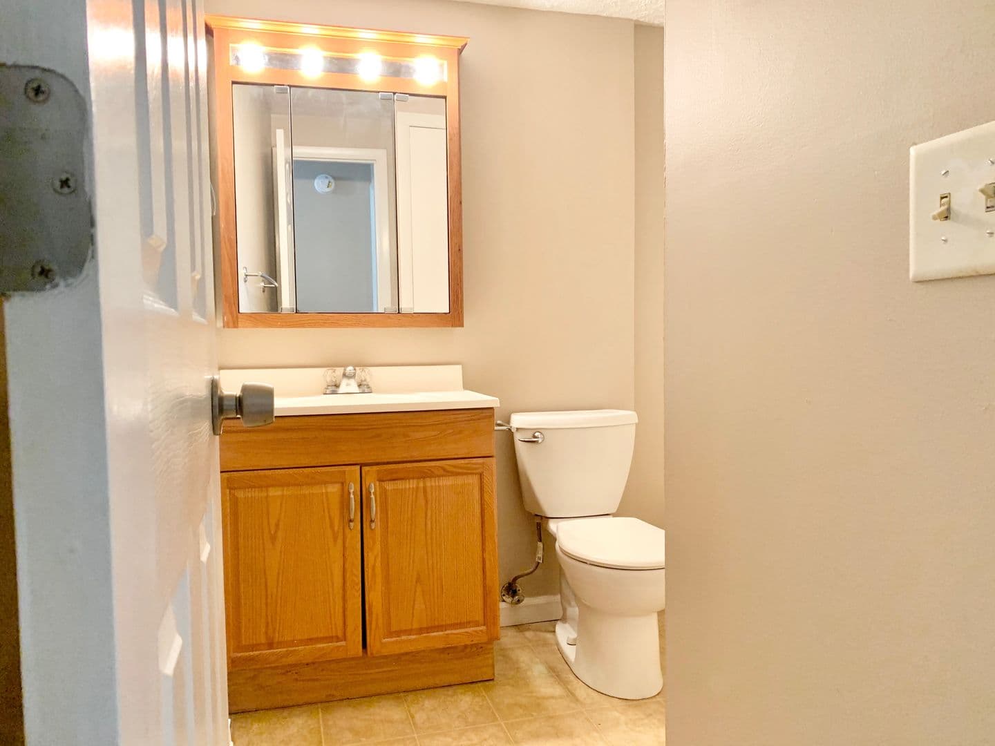 Elyria Apartment: 172 Brunswick