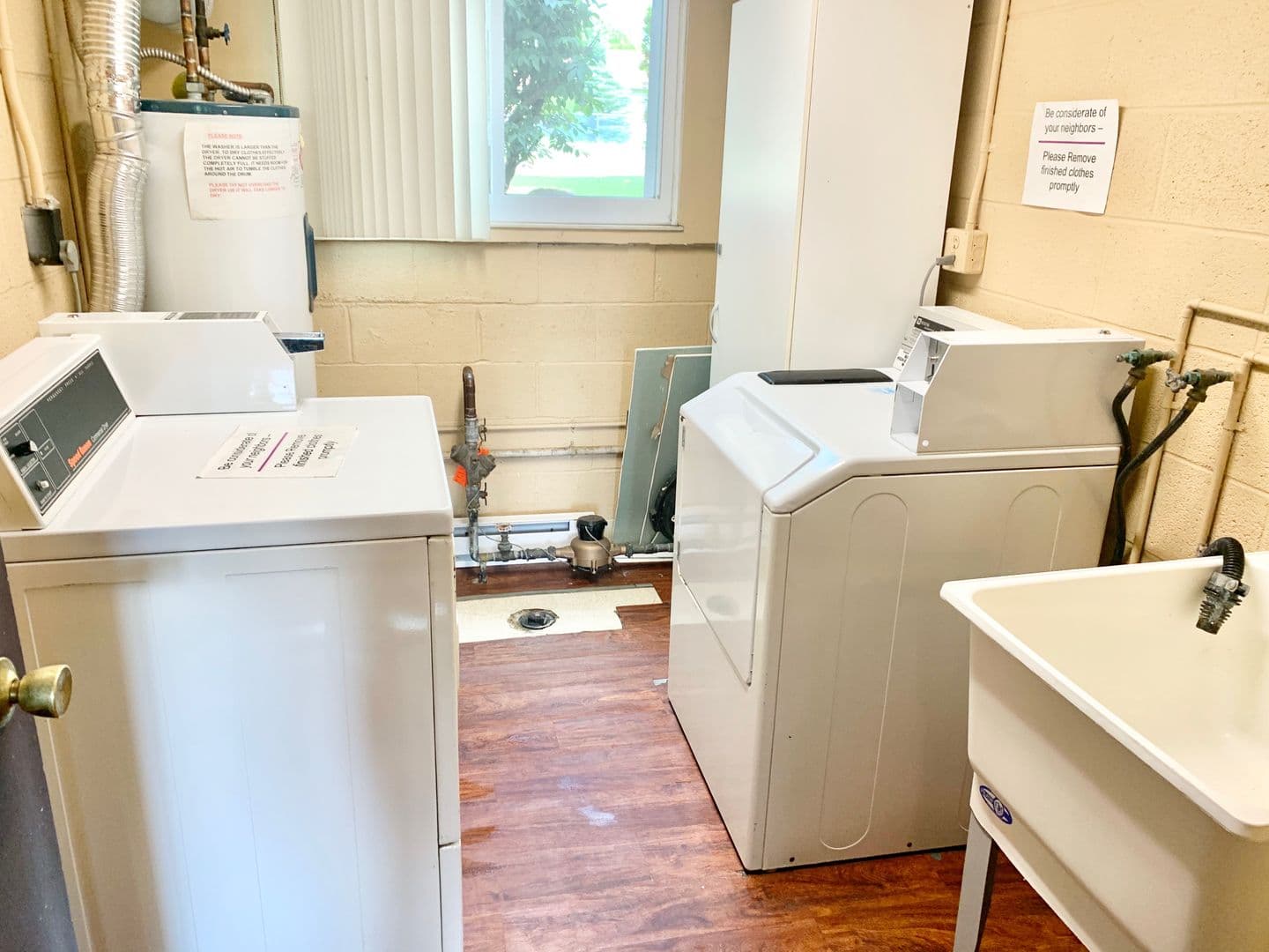 Elyria Apartment: 172 Brunswick