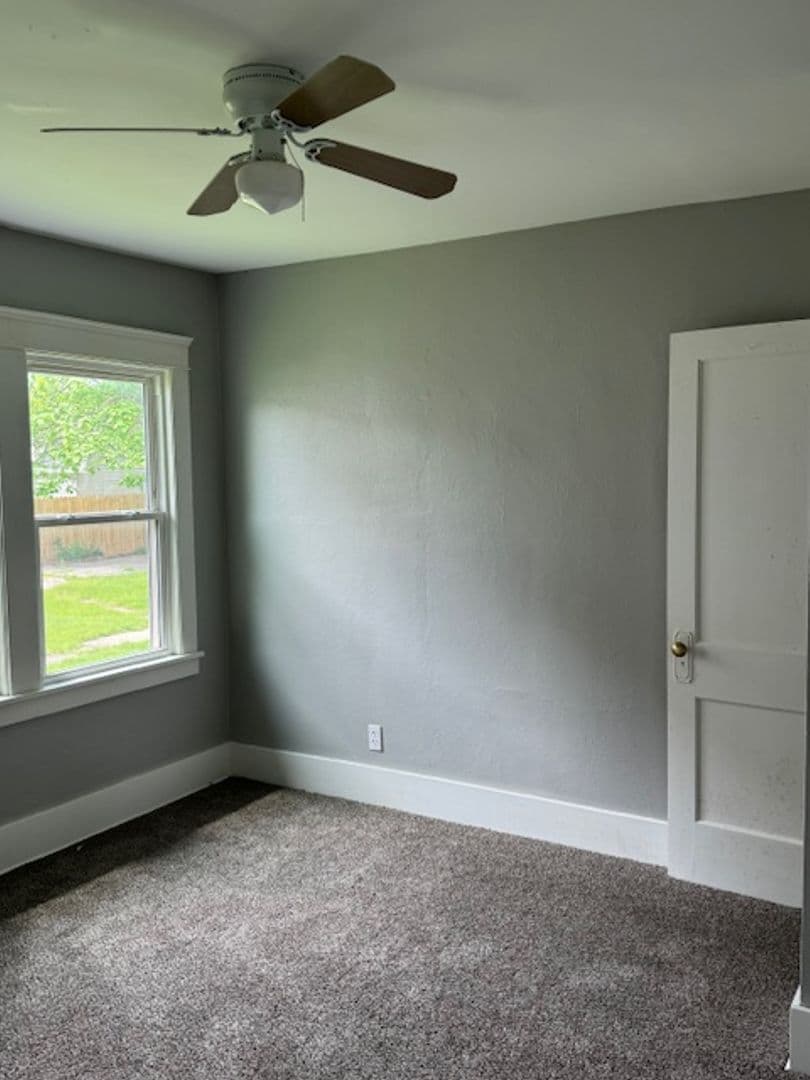 Lorain House: 922 W 19th