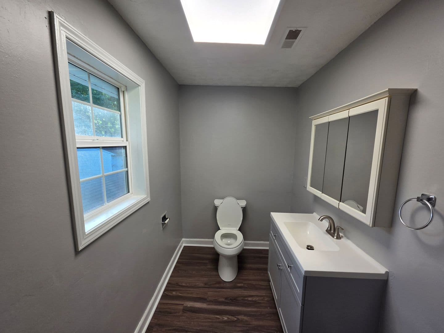 Elyria Apartment: 41547 - 41549 Elmwood St