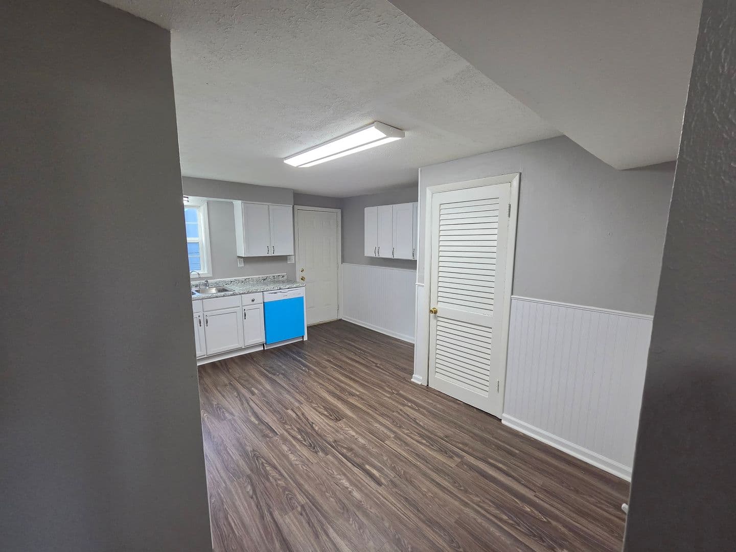 Elyria Apartment: 41547 - 41549 Elmwood St