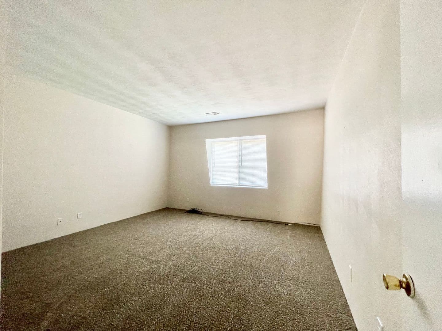 Lorain Apartment: Tower Blvd