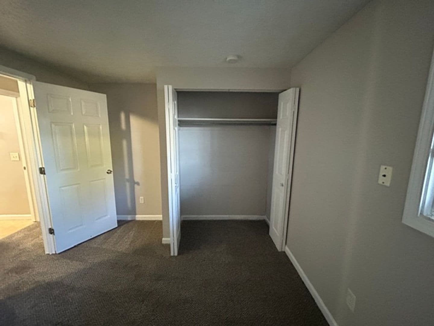Elyria Apartment: 172 Brunswick
