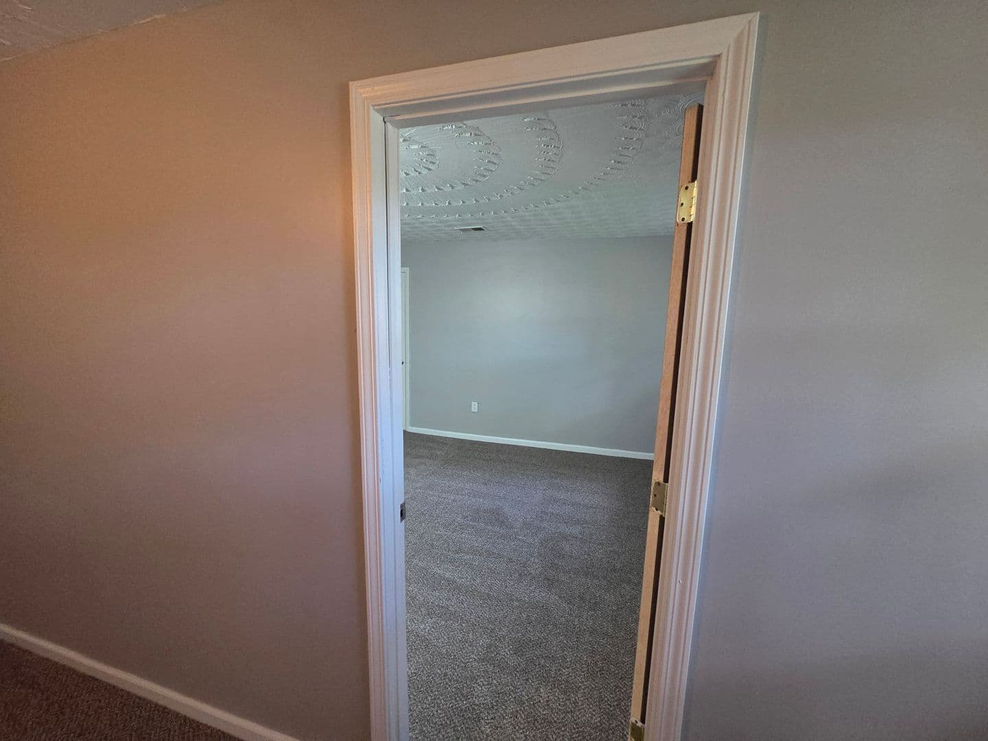 Elyria Apartment: 41547 - 41549 Elmwood St