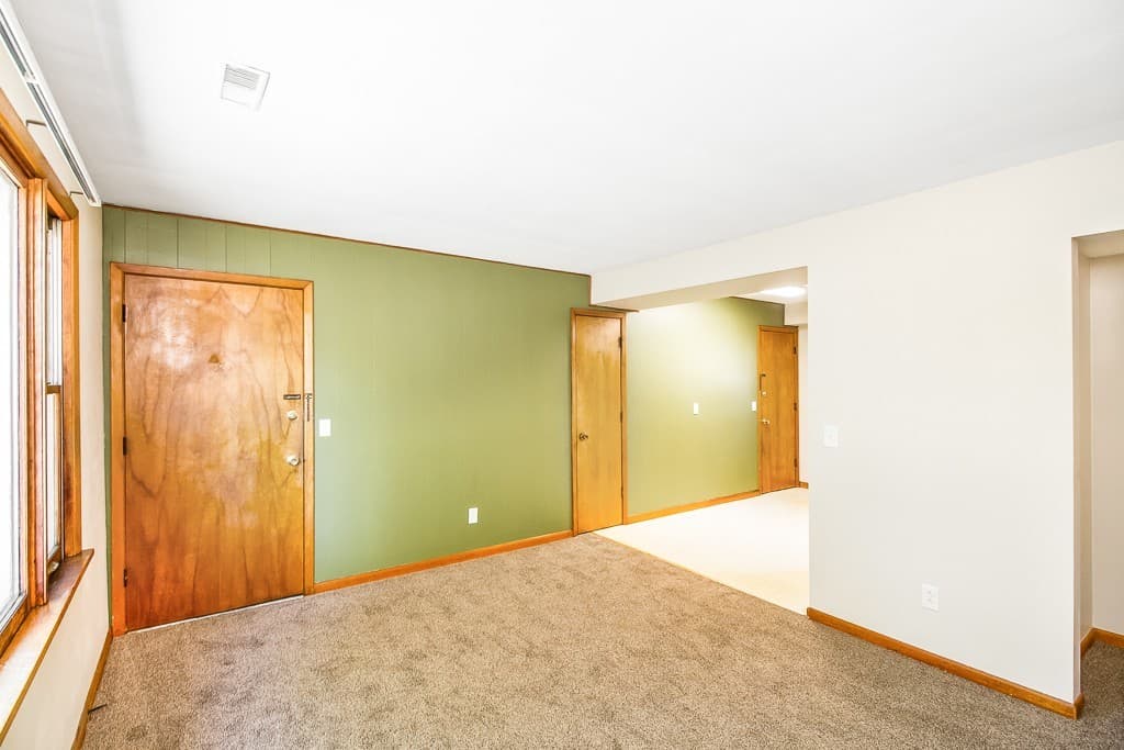 Elyria Apartment: 780 Oberlin-Elyria Rd