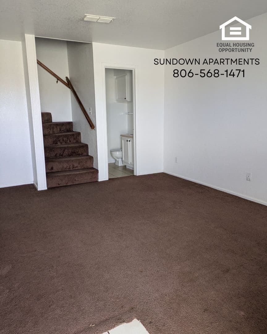Sundown Apartment: 802 Matthews Ave