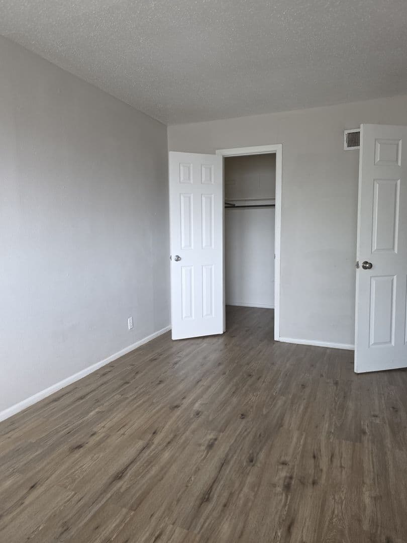 Littlefield Apartment: 400 E 22nd St