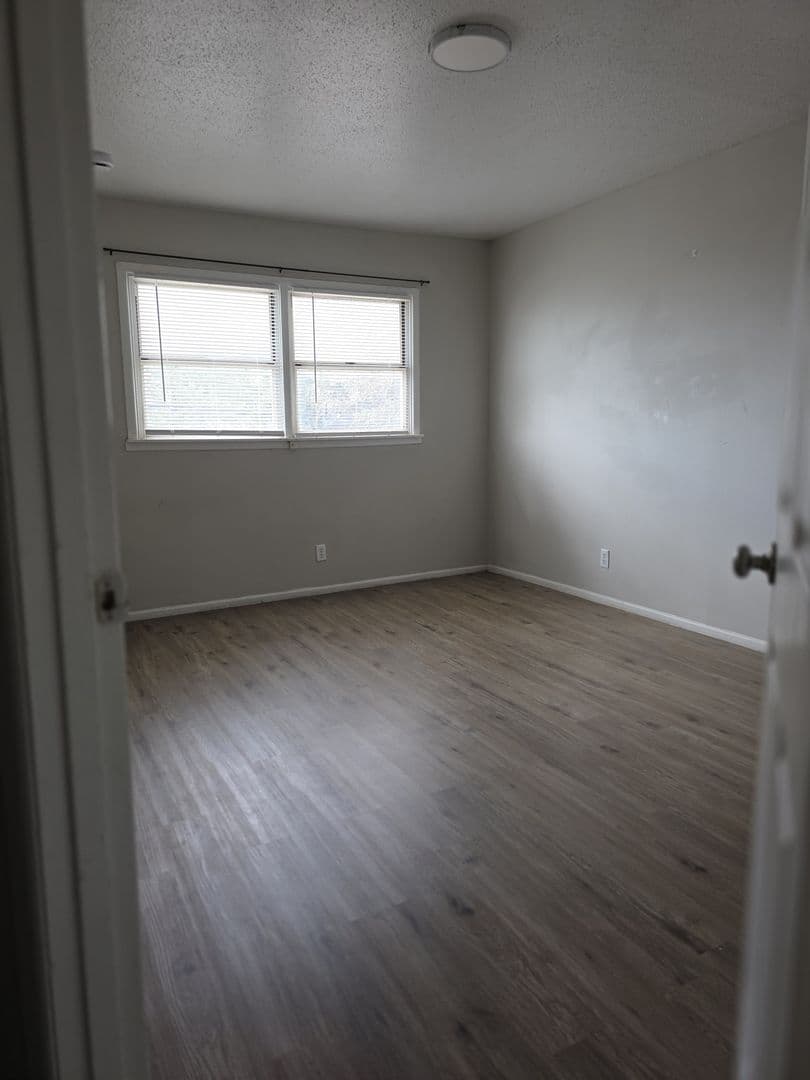 Littlefield Apartment: 400 E 22nd St