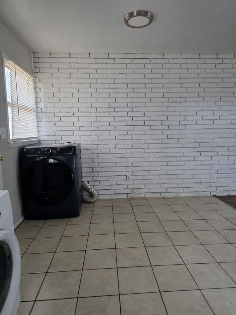 Littlefield Apartment: 400 E 22nd St