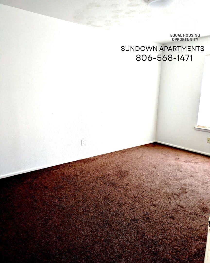 Sundown Apartment: 802 Matthews Ave