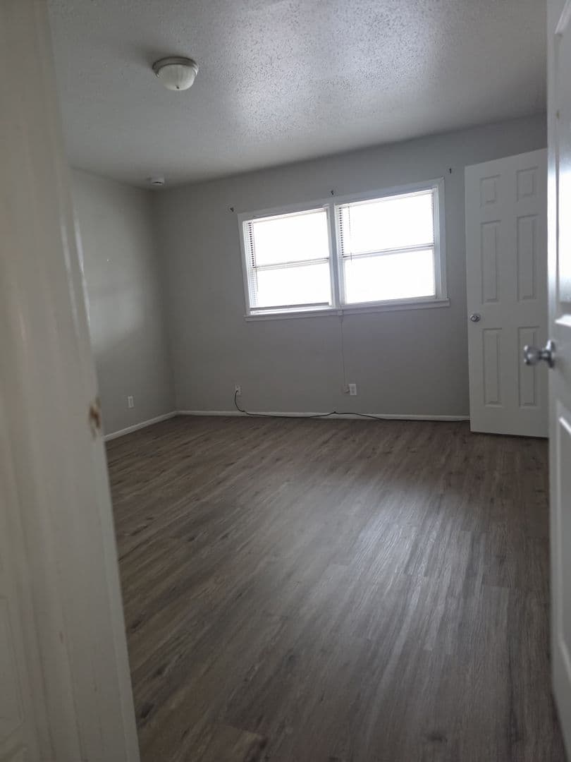 Littlefield Apartment: 400 E 22nd St