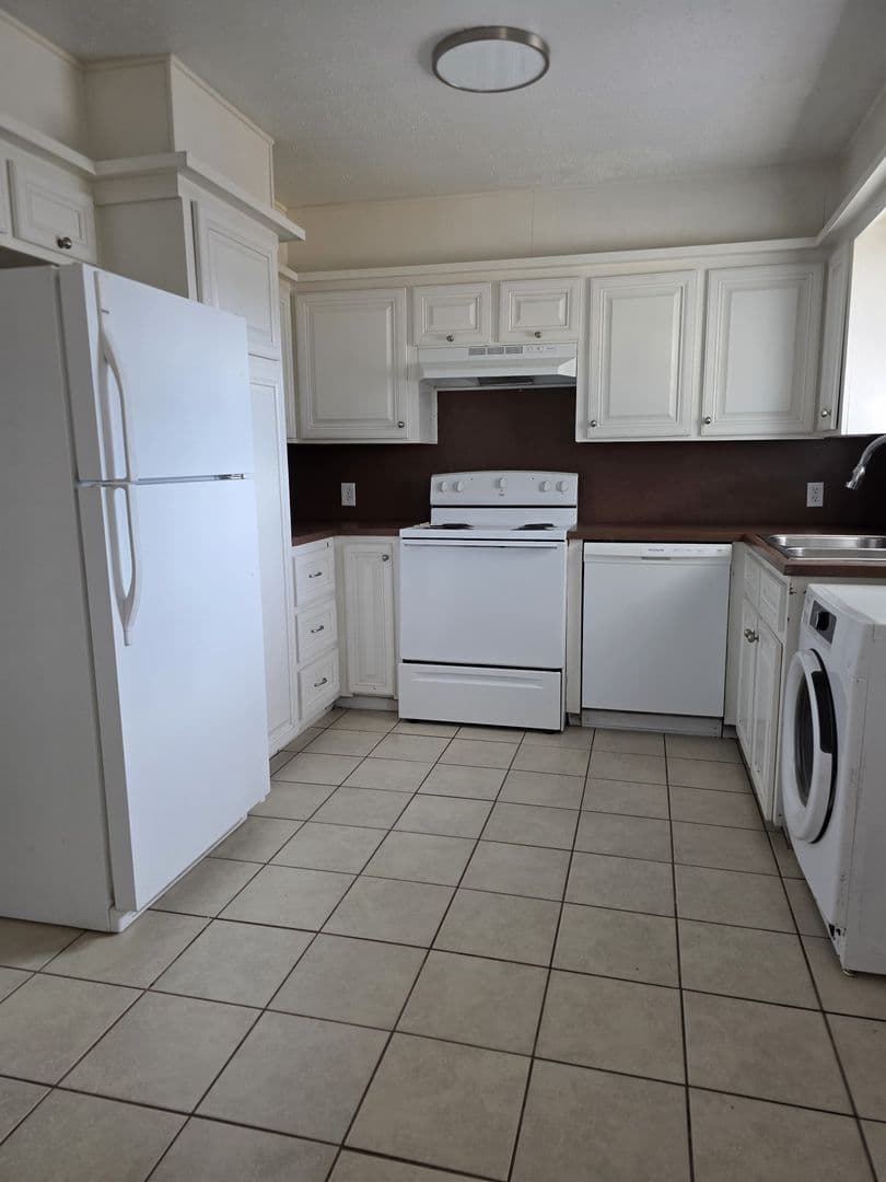 Littlefield Apartment: 400 E 22nd St