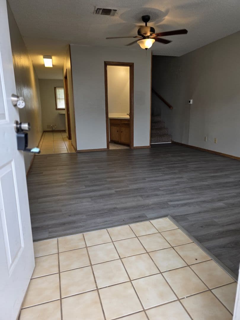 Littlefield Apartment: 400 E 22nd St