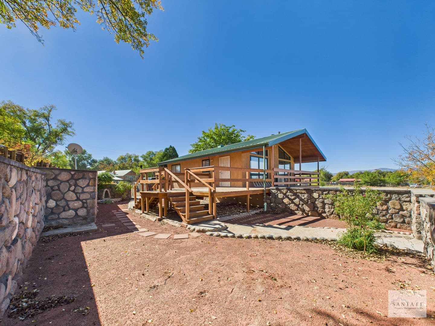 Santa Fe House: 439 County Rd 84
