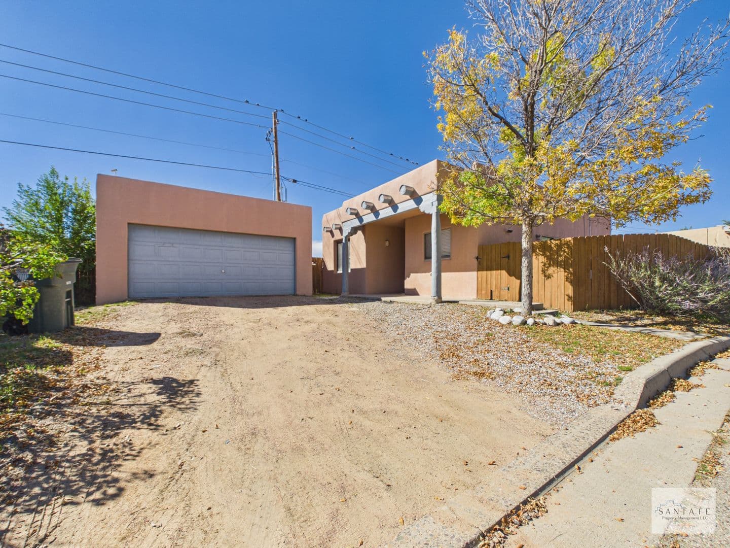Santa Fe House: 6345 Milagro Luna