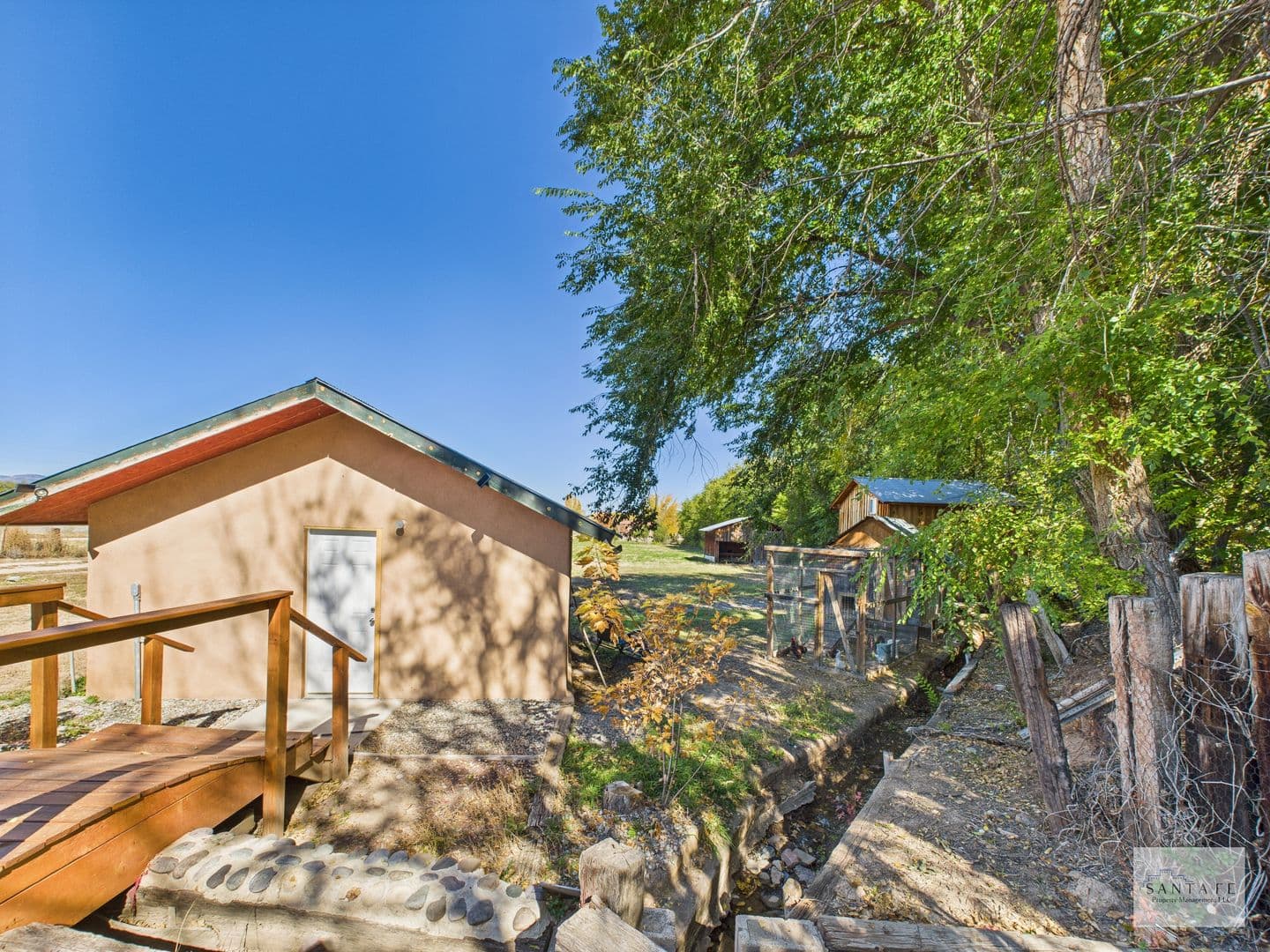Santa Fe House: 439 County Rd 84