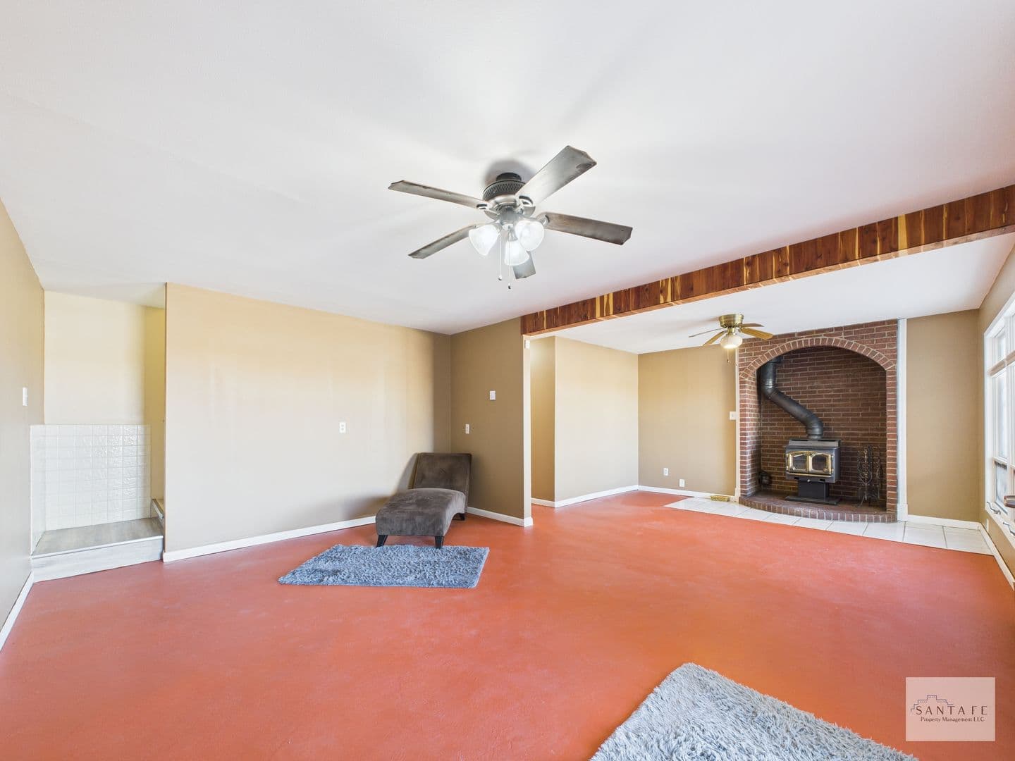 Santa Fe House: 439 County Rd 84