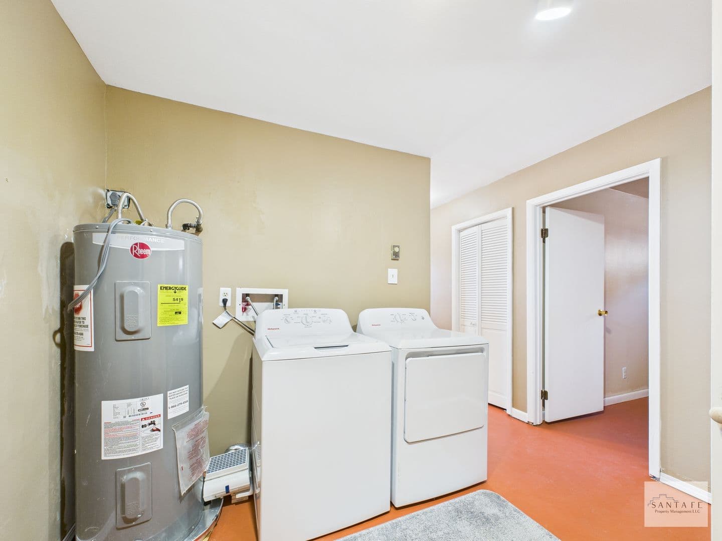 Santa Fe House: 439 County Rd 84