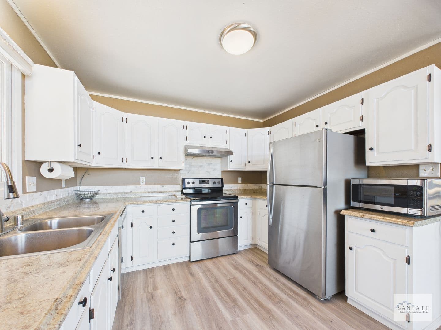 Santa Fe House: 439 County Rd 84