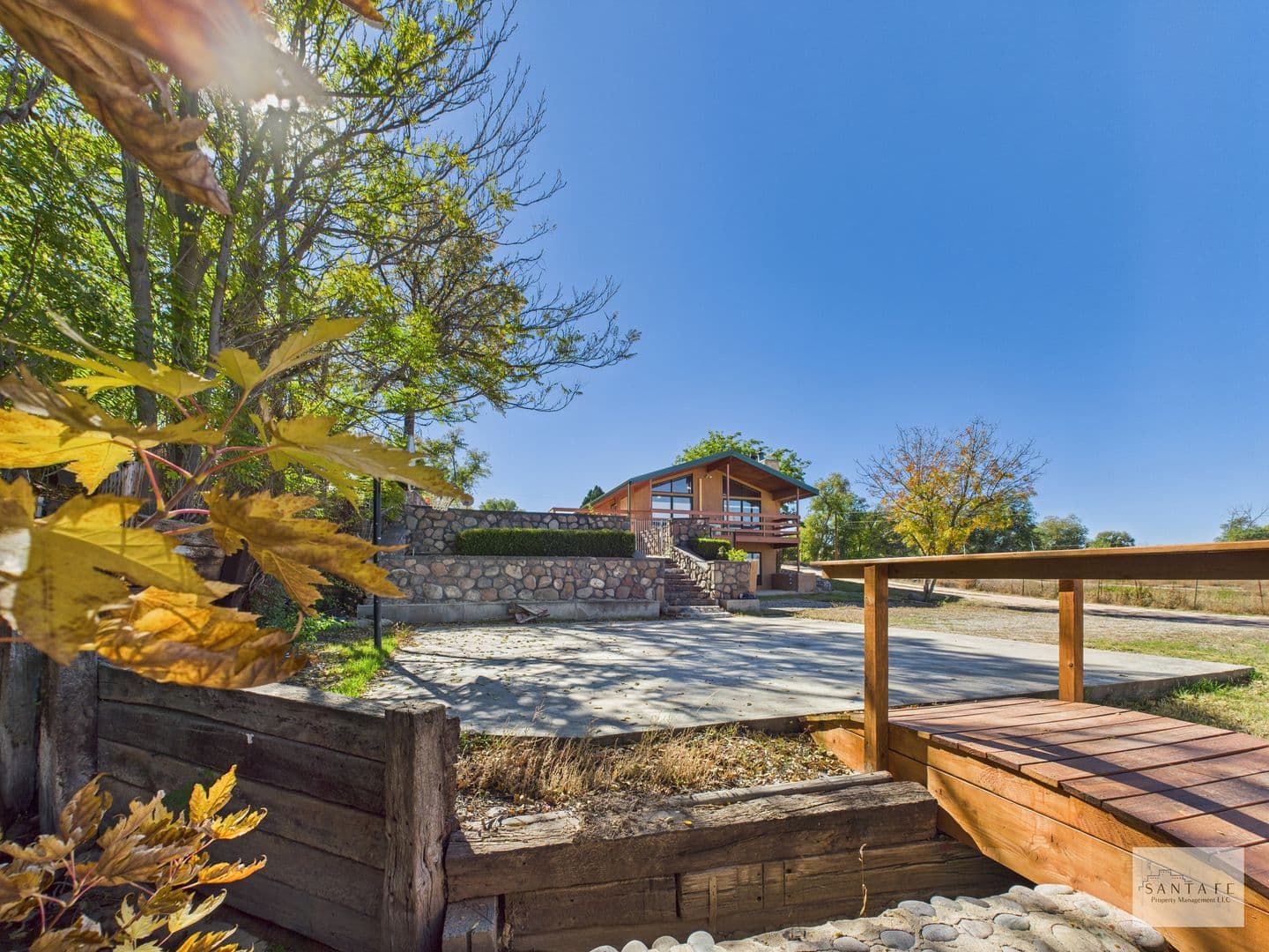 Santa Fe House: 439 County Rd 84