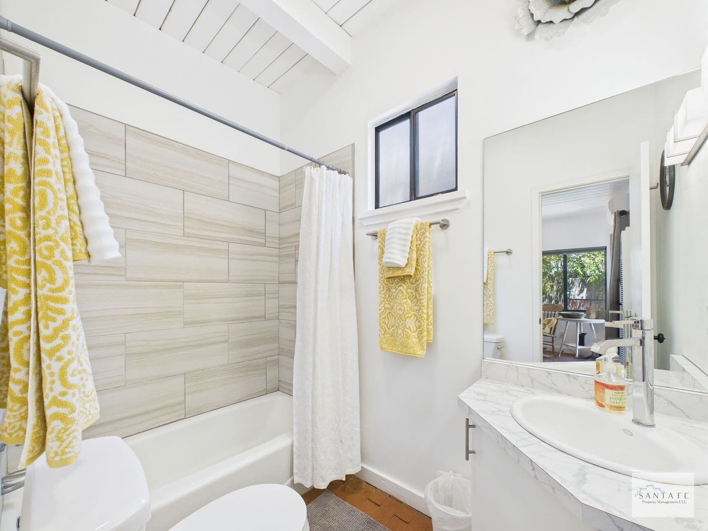 Santa Fe House: 730 Columbia Street Unit C