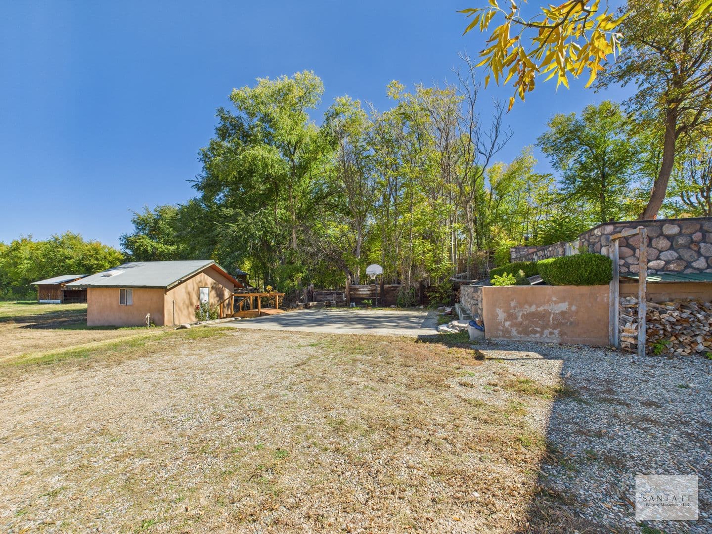 Santa Fe House: 439 County Rd 84