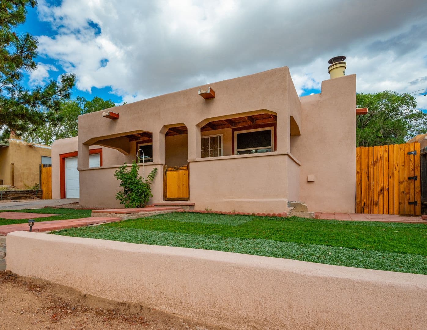 Santa Fe House: 2911 Avenida Alamosa