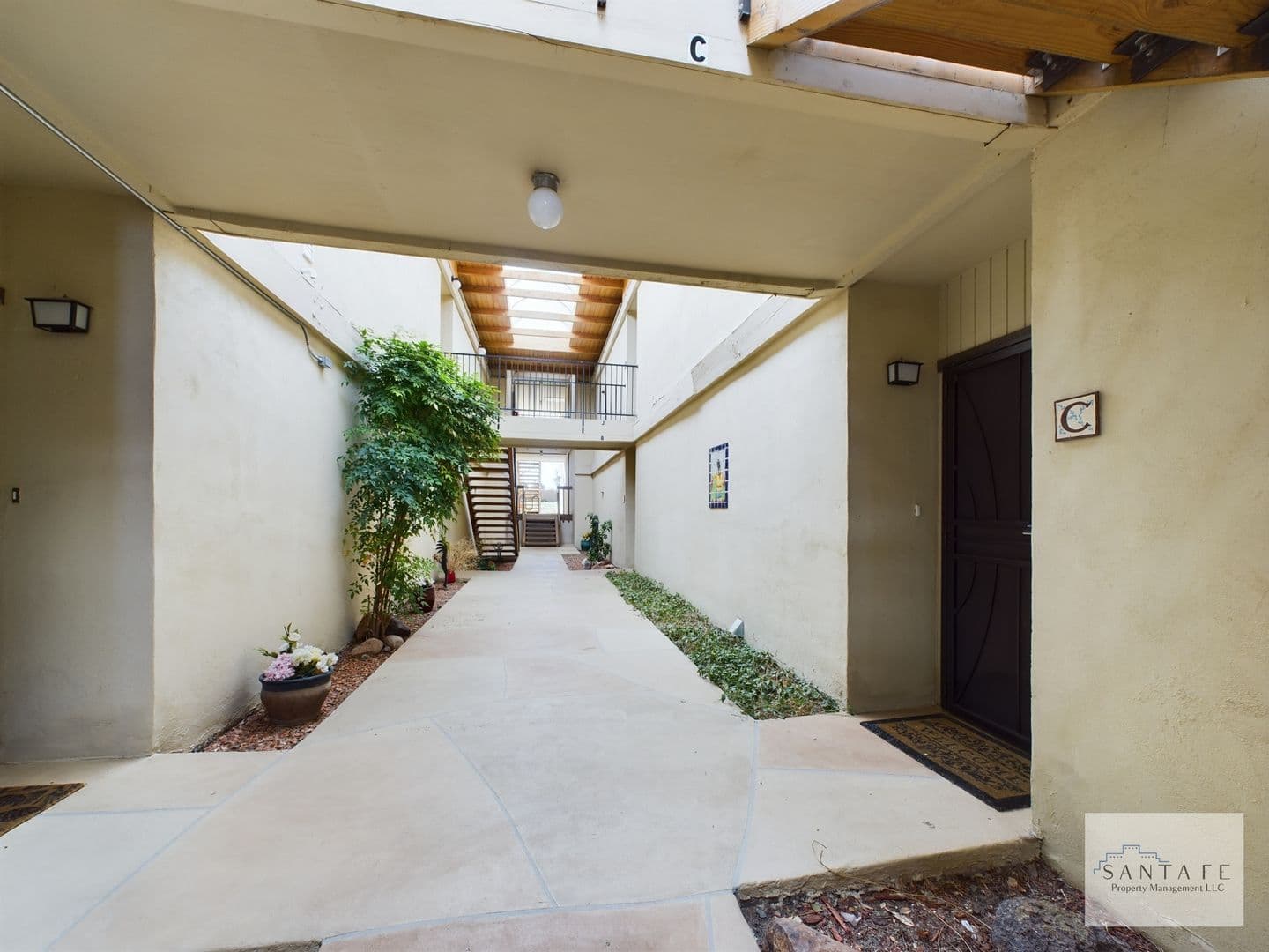 Santa Fe House: 161 Calle Ojo Feliz Unit C