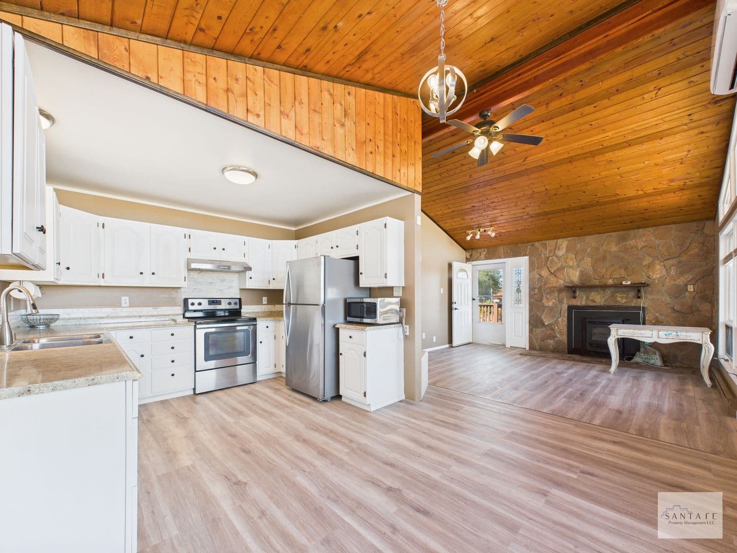 Santa Fe House: 439 County Rd 84