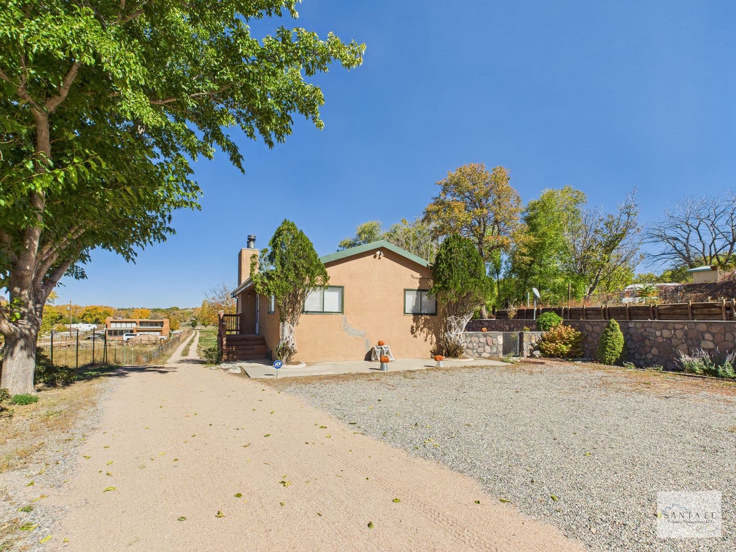 Santa Fe House: 439 County Rd 84