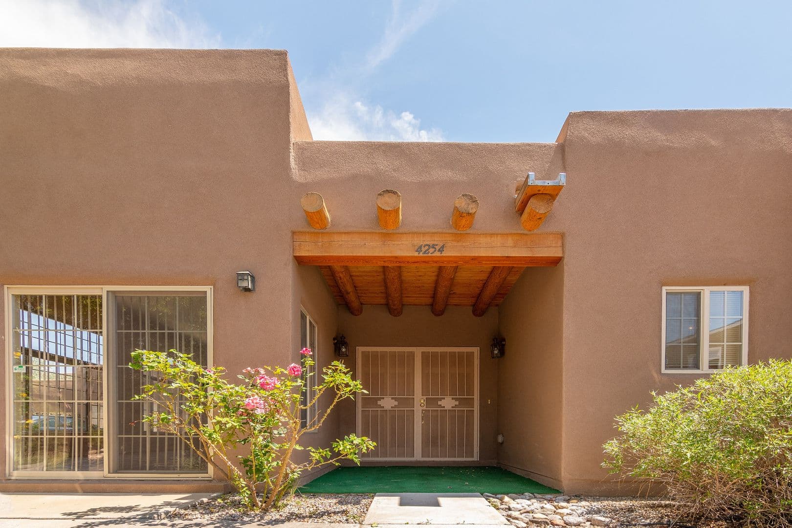 Santa fe House: 4254 Snow Bird