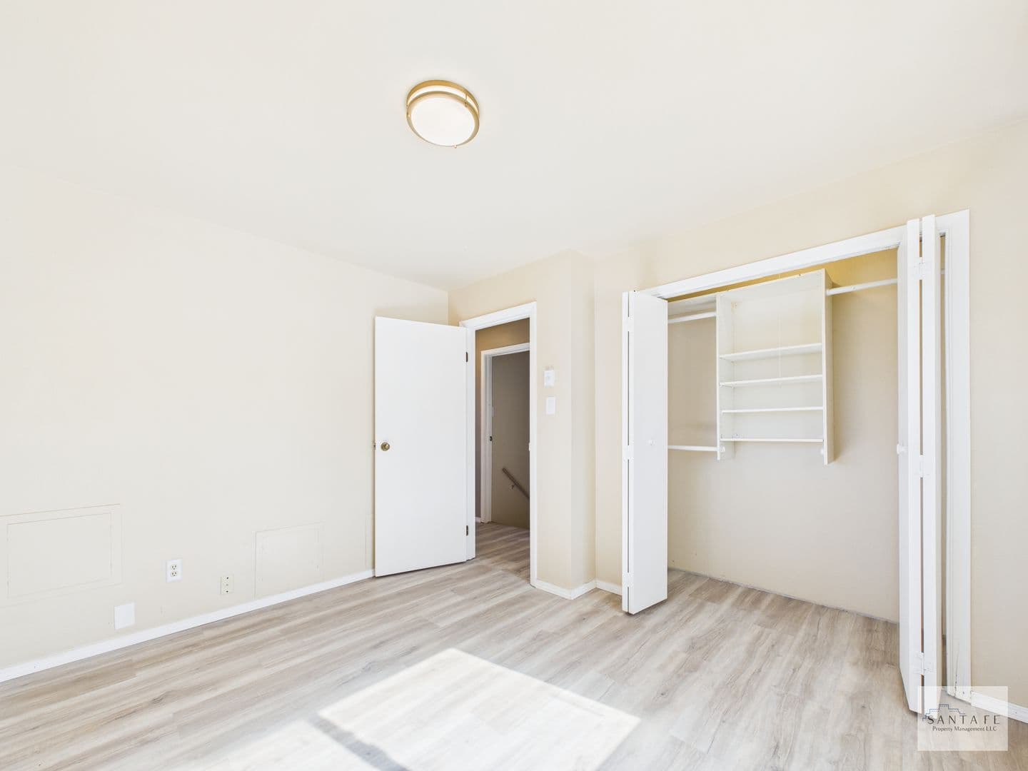 Santa Fe House: 439 County Rd 84