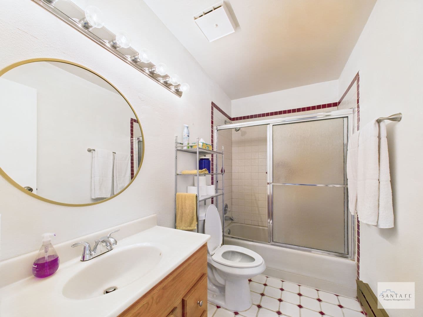 Santa Fe House: 439 County Rd 84