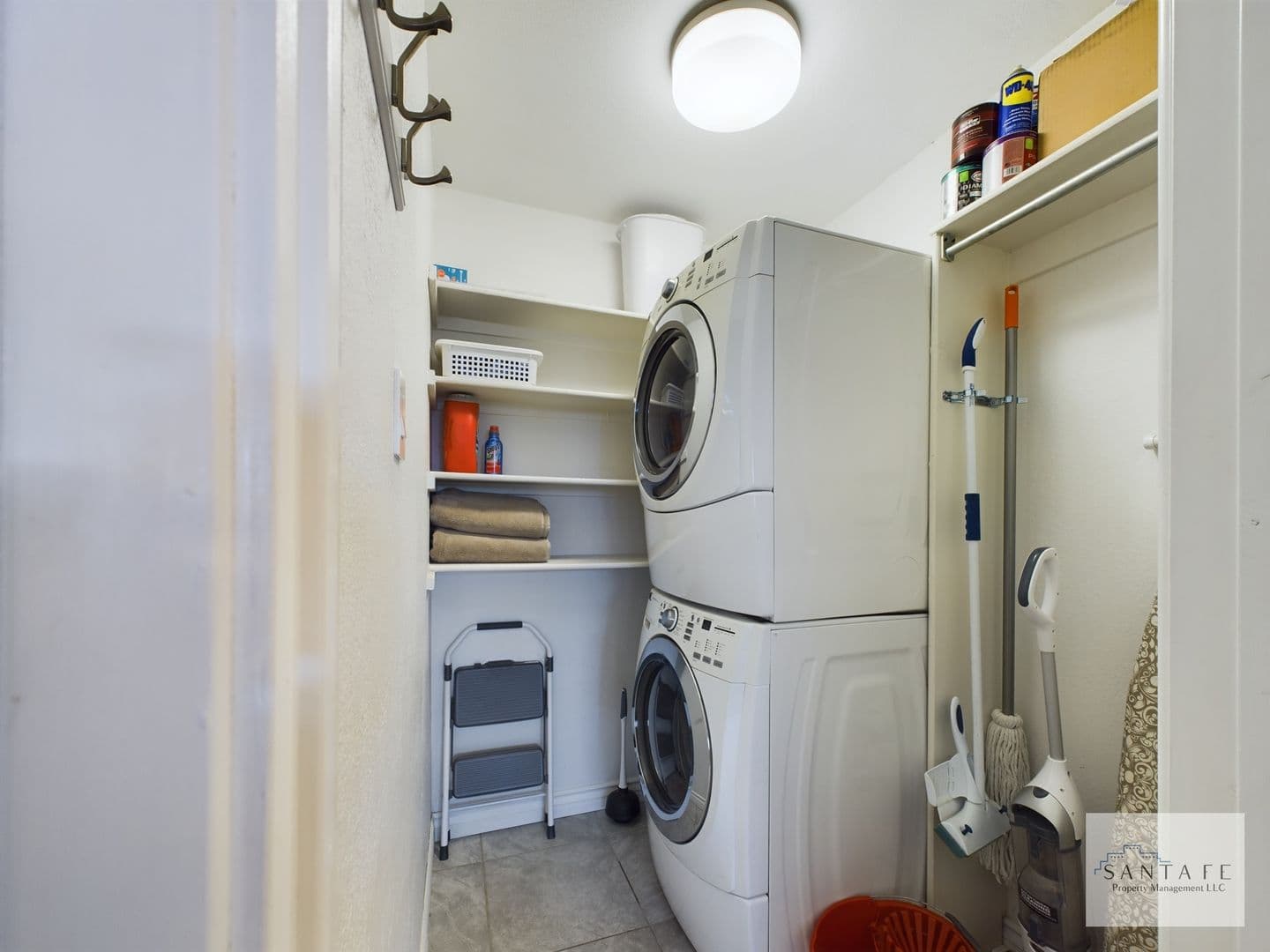 Santa Fe House: 161 Calle Ojo Feliz Unit C