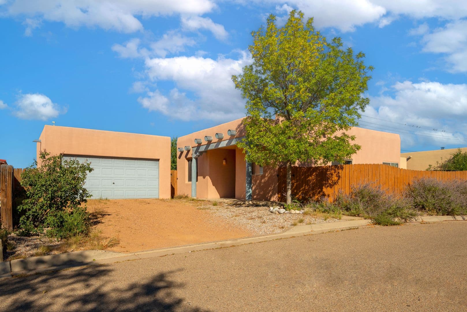 Santa Fe House: 6345 Milagro Luna