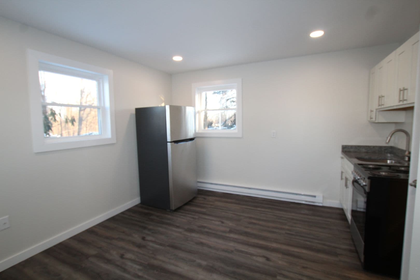 Ravena Apartment: 14311 Rt. 9W