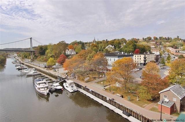 Kingston Apartment: 11 Broadway